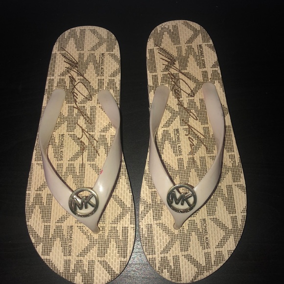 Michael Kors flip flops. US SIZE 8. - Picture 1 of 5